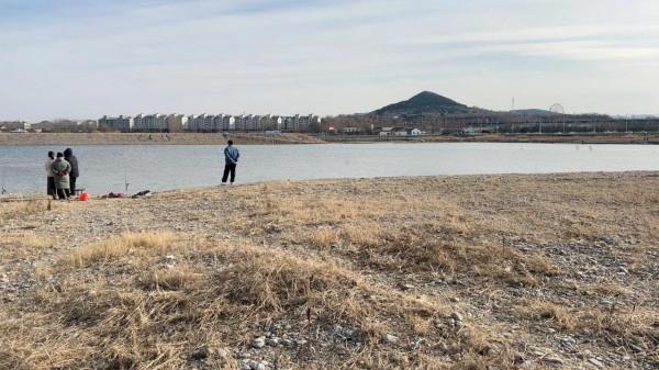 臨淄釣魚好去處，現在立春了，俗話說得好：春江水暖鴨先知…