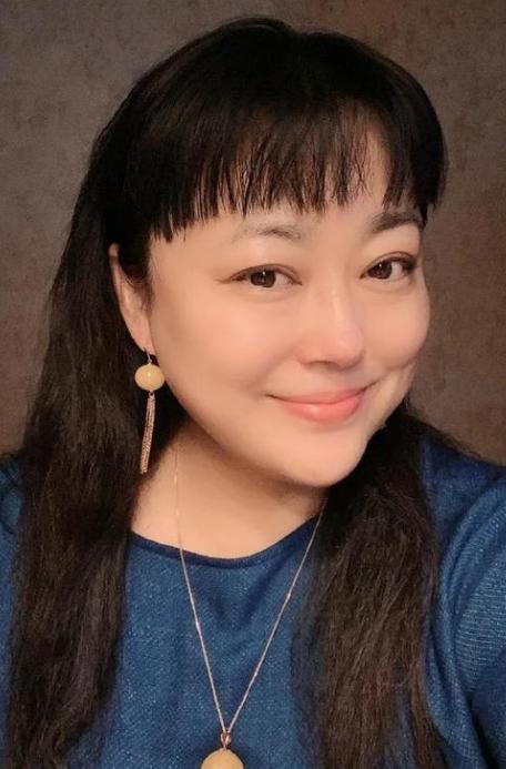 演員李箐箐患癌後現身醫院複查 身形消瘦狀態不是很好老公貼心照顧 演員李箐箐患癌後現身醫院複查 身形消瘦狀態不是很好老公貼心照顧