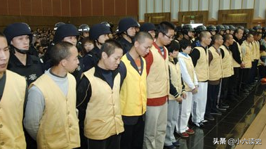 雲南“土黃後”楊菊芬,從洗腳小妹變成帶著全家販毒的大毒梟 雲南“土黃後”楊菊芬,從洗腳小妹變成帶著全家販毒的大毒梟