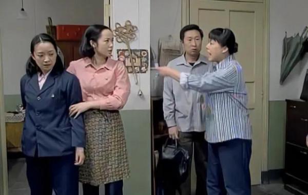 “莊嫂”李菁菁的幻滅史，和把她一步步推向“深淵”的鮮肉老公