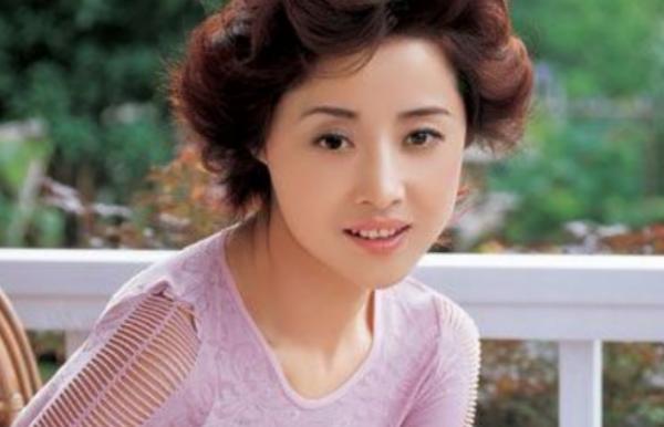 張若昀後媽劉蓓，帶著二婚的孩子再嫁前夫，她的故事比想象中精彩