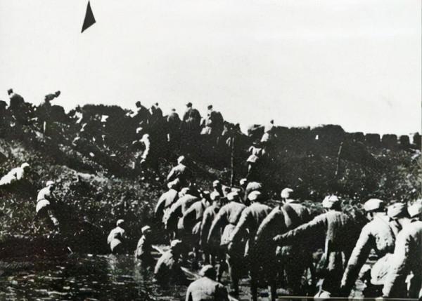 天津戰役，東野1縱人手一顆白菜，29小時奪勝後敵軍嘆&OpenCurlyDoubleQuote;神速&rdquo;