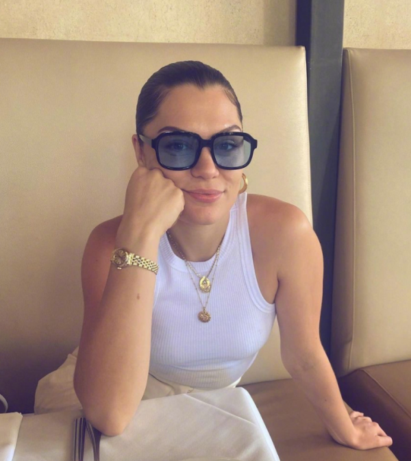 結石姐自曝不幸感染新冠，此前剛經歷流產之痛，哽咽吐槽諸事不順