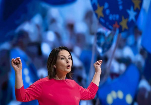 是誰讓德國淪落到馬放南山、全民享樂?沒有政治利益,一心做生意 是誰讓德國淪落到馬放南山、全民享樂?沒有政治利益,一心做生意