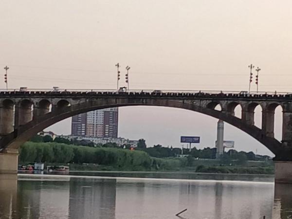 看教育不能用肉眼而是用心眼