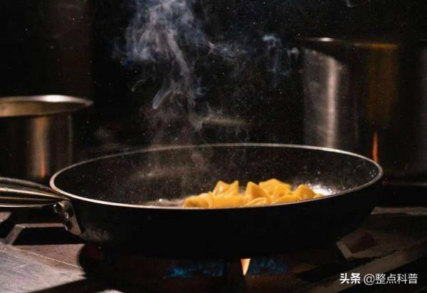 不粘鍋有毒且致癌？塗層掉了還能用嗎？央視的一個實驗告訴你答案
