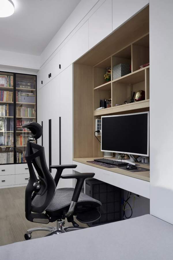 135㎡的家75㎡收納，放著好好的房子不住，到底怎麼想的？