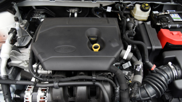 福克斯換四缸機，價格不變動力勉強能戰思域，但配置呢？