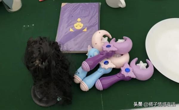 北京“假名媛”蹭吃21天，潛規則曝光：你以貌取人的樣子，真醜