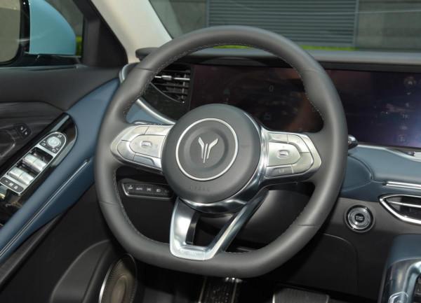 可加油可充電，零百加速4.5秒，嵐圖FREE購車手冊