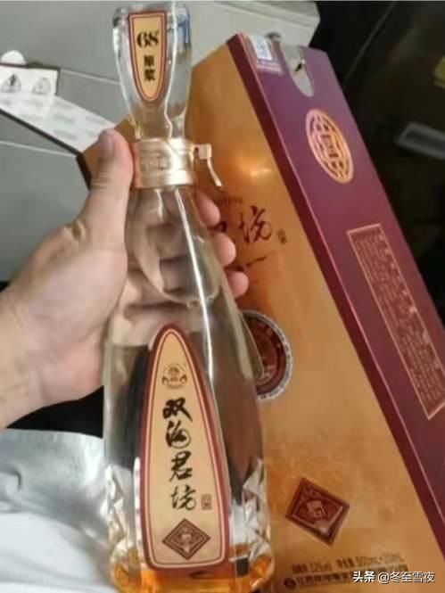 中國6款“光瓶白酒”，好喝不貴，都是100%優級純釀，懂酒的常喝