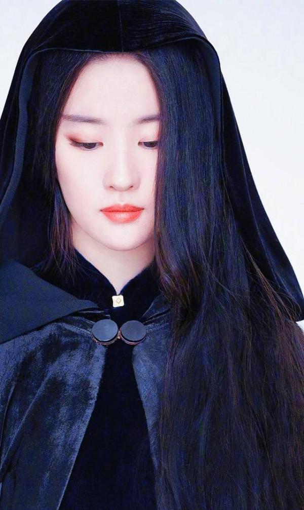 劉亦菲在《南煙齋筆錄》，光是劇照都令人怦然心動