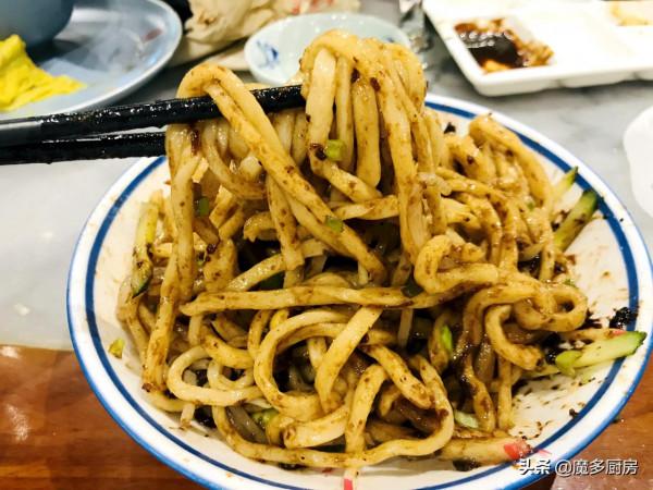 媽媽帶侄女過來玩,請她們吃炸醬麵和北京烤鴨,荷花造型真美 媽媽帶侄女過來玩,請她們吃炸醬麵和北京烤鴨,荷花造型真美