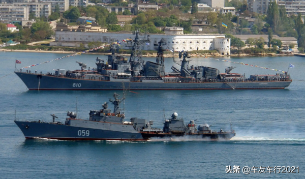 印度洋揚帆，印度海軍自制大型水面艦艇開山之作，德里級驅逐艦