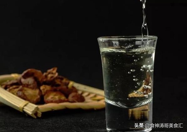 過年過節，這4款白酒都買點，純糧好喝不上頭，走親訪友添福氣