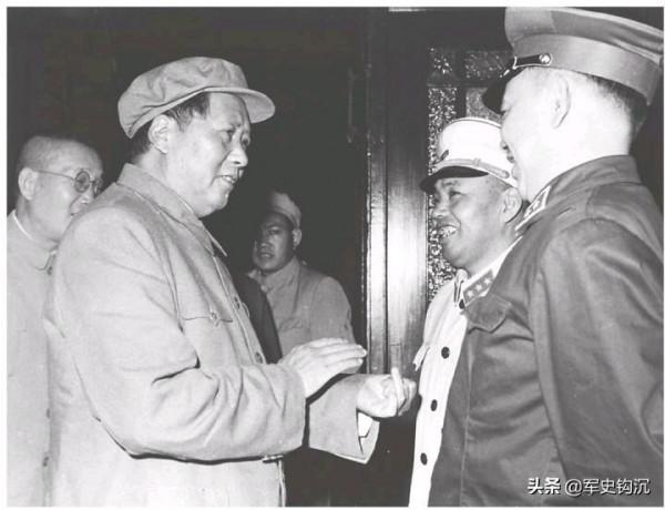 董其武入黨,北京軍區批不了,中央反覆研究答覆:希望你能理解 董其武入黨,北京軍區批不了,中央反覆研究答覆:希望你能理解