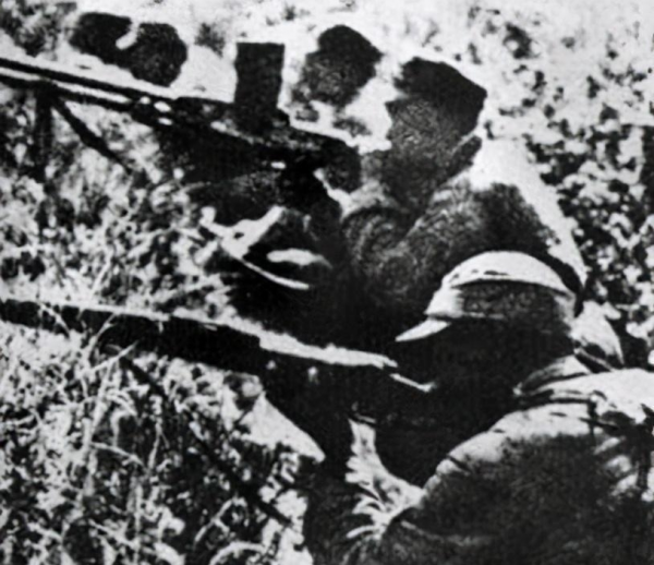 血戰大胡莊，劉本成是全連83人唯一倖存者，首長得知直接調到身邊