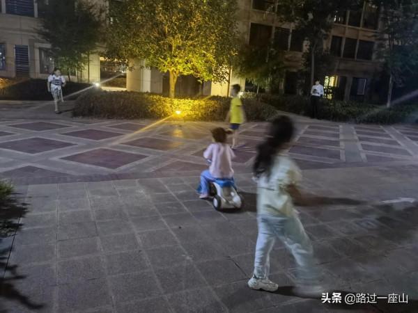 孩子“雙減”之後樂翻天，家長卻喊“難、難、難”