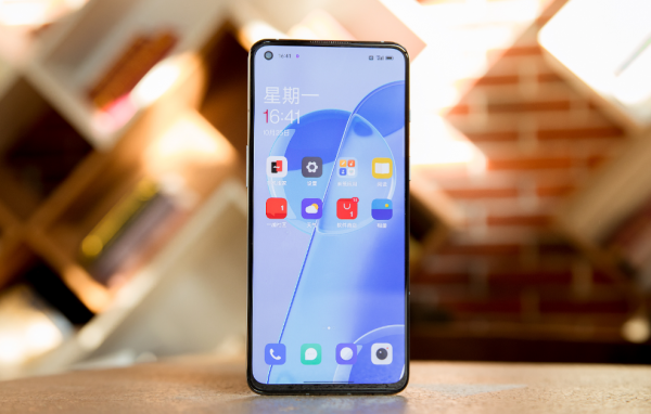 2000元次旗艦和5000元真旗艦，有何不同？多花3000就是交智商稅嗎