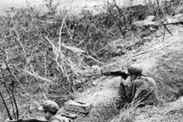 傅平山：7發子彈抗敵6日，遇害後遺體仍被敵人拖拽，僅剩頭顱回國