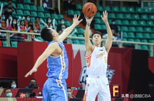 CBA三訊息：浙江頂薪三雄留隊，丁彥雨航現身帶貨，楊林禕7投0中