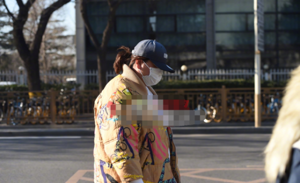 央視春晚彩排路透曝光,賈玲張小斐包裹嚴實,王勉首受邀說脫口秀 央視春晚彩排路透曝光,賈玲張小斐包裹嚴實,王勉首受邀說脫口秀