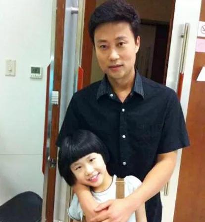 耿為華:離婚那天和女兒抱頭痛哭,52歲依舊單身 耿為華:離婚那天和女兒抱頭痛哭,52歲依舊單身