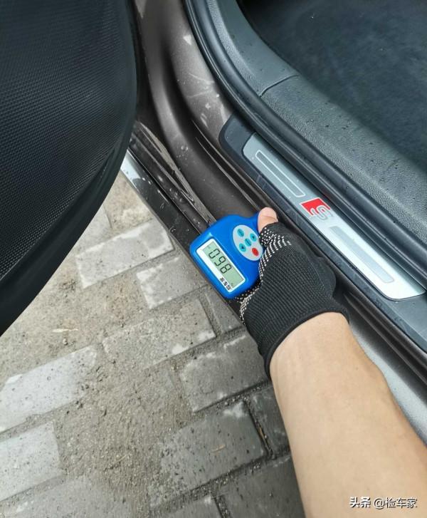 21萬買輛奧迪A4被坑，兩萬定金差點打水漂，商家：警察來了都沒用