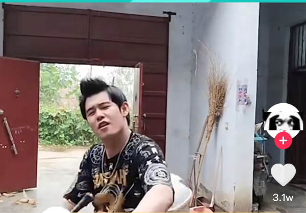 沒有血緣關係卻恍如一媽生，這些撞臉的藝人到底幾輩子修來的緣分