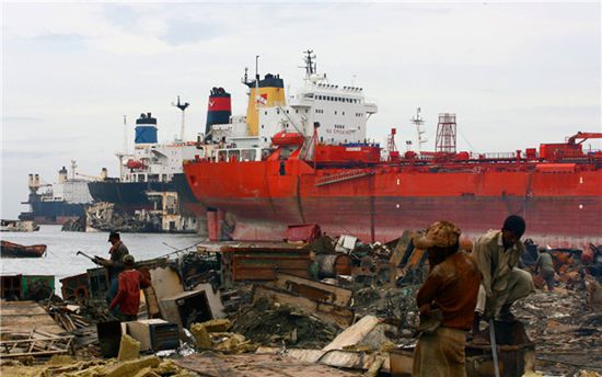 美國一美分出售航空母艦,為什麼講中標的拆船廠還虧大發了? 美國一美分出售航空母艦,為什麼講中標的拆船廠還虧大發了?