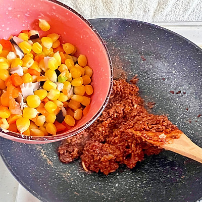 #暖冬醬在手,嗨吃部隊鍋#聖誕限定辣醬炒飯 #暖冬醬在手,嗨吃部隊鍋#聖誕限定辣醬炒飯