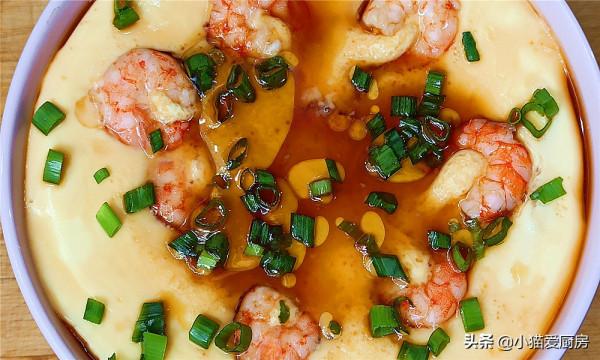 雞蛋豆腐蒸蝦仁，製作方法簡單，營養好吃可口，老人小孩都喜歡吃