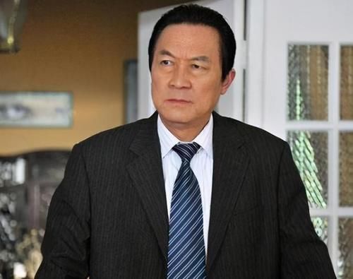 黃達亮,好人啊!人帥卻總演反派,照顧病妻42年,自己卻猝死片場 黃達亮,好人啊!人帥卻總演反派,照顧病妻42年,自己卻猝死片場