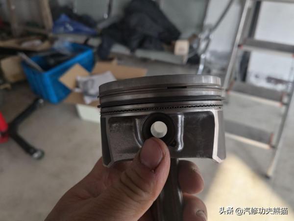 將近十年的奧迪A6L2.0T徹底擺脫燒機油，老驥伏櫪志在千里