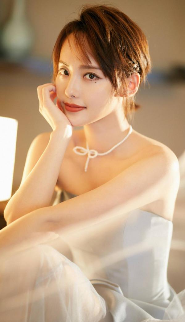 張嘉倪，一雙風情萬種的眼睛，美的勾人心魄