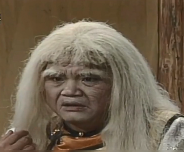 盜墓賊挖出無頭女屍，男子覺得可憐便把他埋了，民間故事