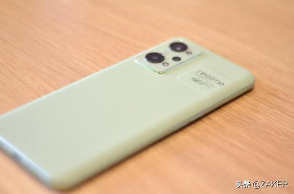 小扎測評｜真我GT2：一款2022年的驍龍888手機 還能有什麼新賣點？