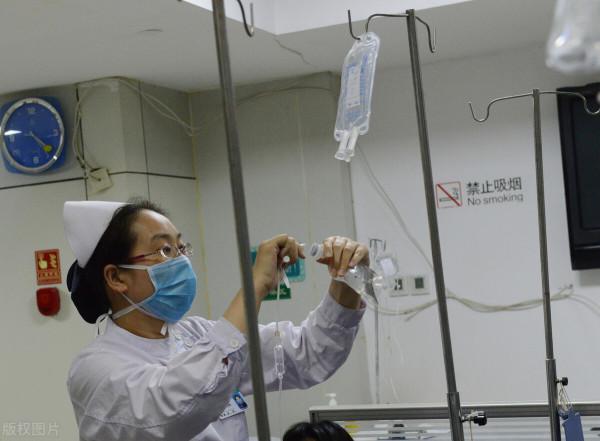 輸液進空氣,血管被栓塞?這三種情況下要注意,空氣栓塞很危險 輸液進空氣,血管被栓塞?這三種情況下要注意,空氣栓塞很危險