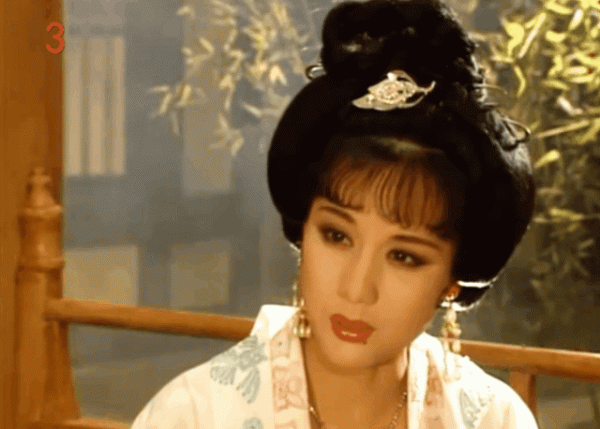 別人演“大家閨秀”只是像，她們簡直就是名門大小姐本人