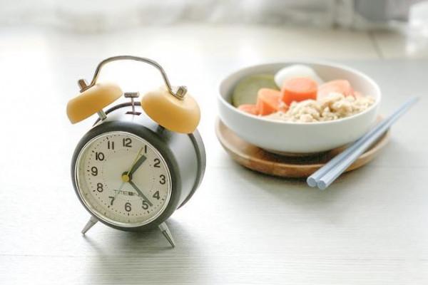 斷食可以延年益壽？科學實驗來證明：保健康、防衰老的方法