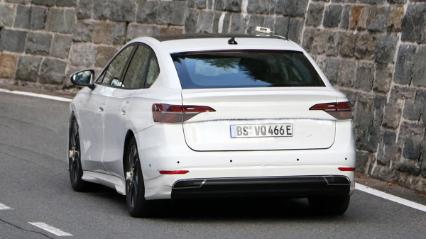 大眾ID家族新成員Aero B曝光！後驅佈局 一看腰線比帕薩特美多了