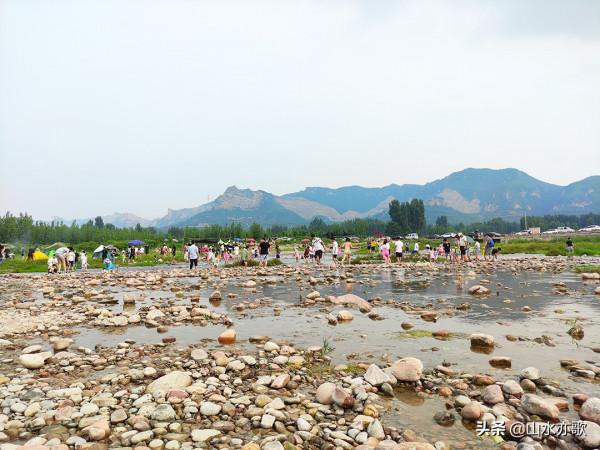 石家莊井陘洛陽村，綿蔓河美麗鵝卵石斑斕，但遍地垃圾只怪遊人嗎
