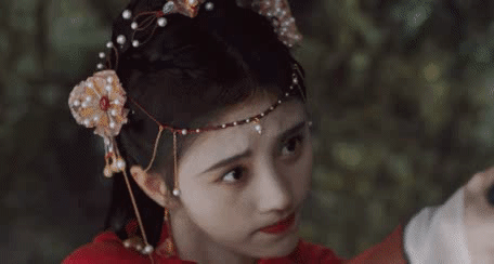 嘉南傳變成奇蹟暖暖？鞠婧禕還是萬年不變精修妝容，和劇目都不配