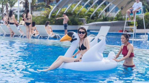 這裡享有“中國馬爾地夫”的美稱 蔚藍的地間沐浴陽光，飽覽海景