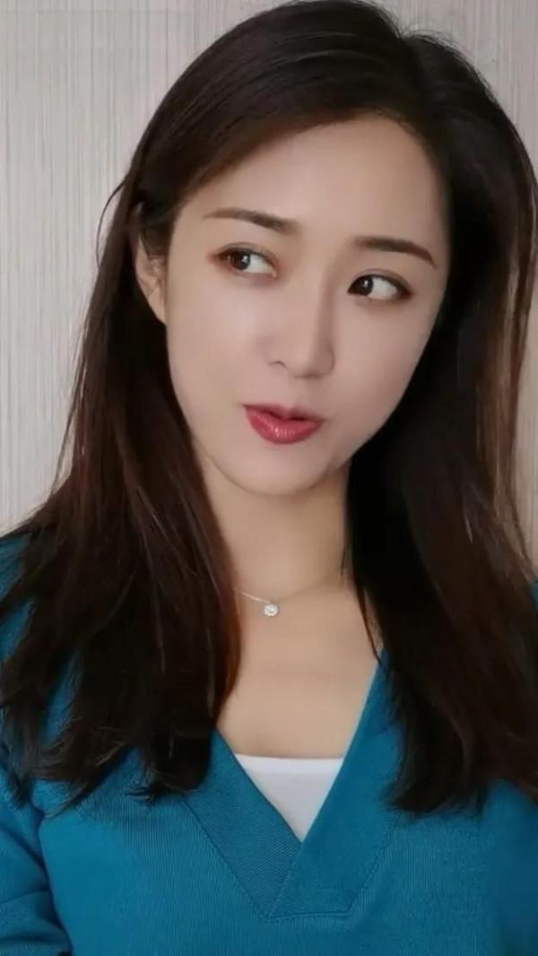 秦嵐高畫質照片和漂亮三妮，你更喜歡誰？