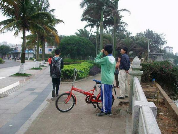 大學教授怒批家長接送,稱之為“巨嬰式養娃”,遭到家長霸氣回懟 大學教授怒批家長接送,稱之為“巨嬰式養娃”,遭到家長霸氣回懟