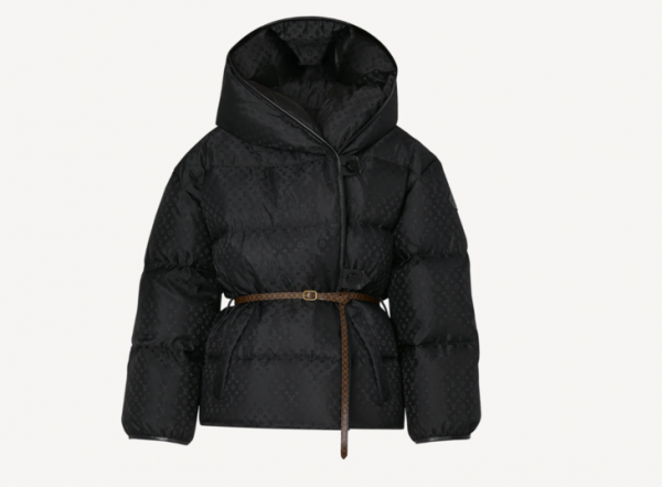 羽絨服穿出螞蟻腰，熱巴的腰圍和你的頭圍撞號了？