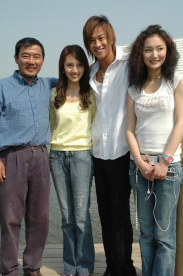 牛萌萌“幻滅史”,她的故事遠比你想得更“毀三觀” 牛萌萌“幻滅史”,她的故事遠比你想得更“毀三觀”