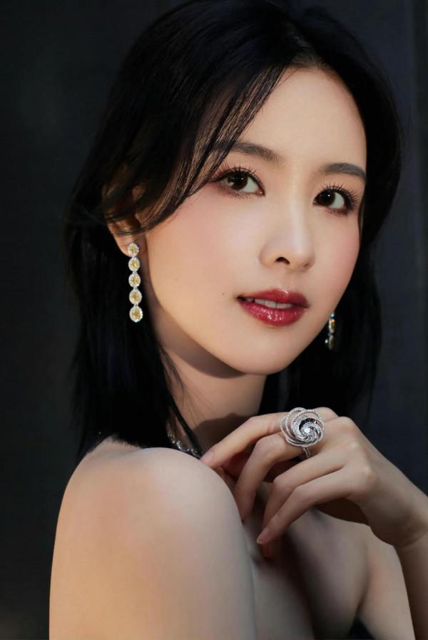 南航校花陳都靈 當年力壓奶茶妹妹 南航校花陳都靈 當年力壓奶茶妹妹