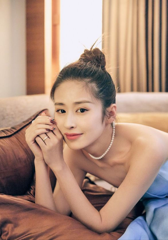 當穎兒穿這件珍珠鑲嵌的仙女裙，從此言情小說女主都有了模樣